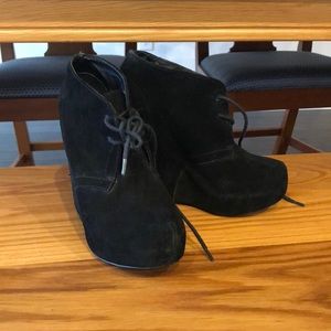 Steve Madden ANNNIE black Suede wedge booties